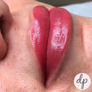 Fresh Bardot lips dermatopigmentatie